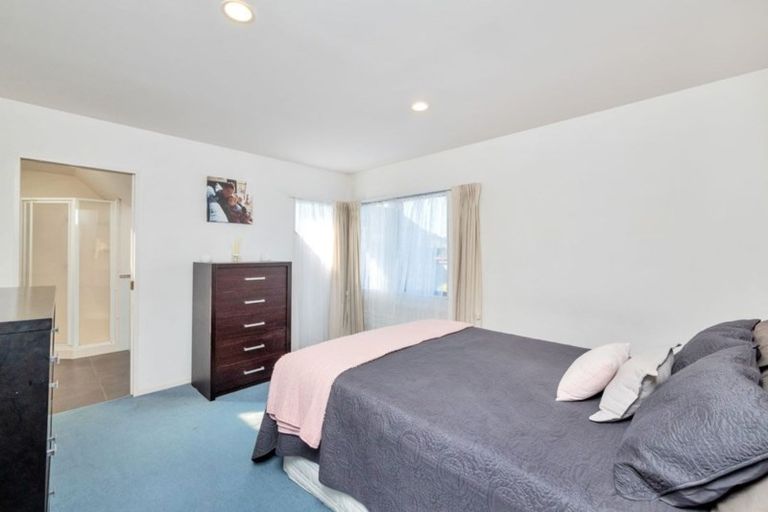 Photo of property in 93a Sturges Road, Henderson, Auckland, 0612