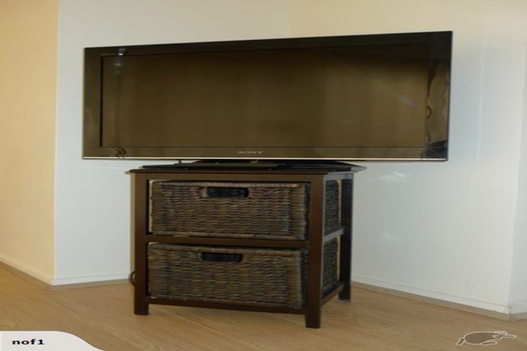 Photo of property in 9/18 Parr Terrace, Castor Bay, Auckland, 0620