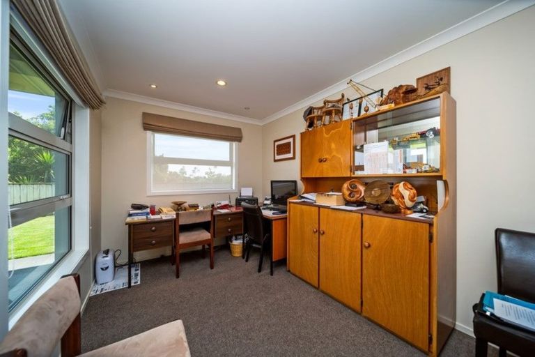 Photo of property in 9 Manukaka Heights, Hurdon, New Plymouth, 4310