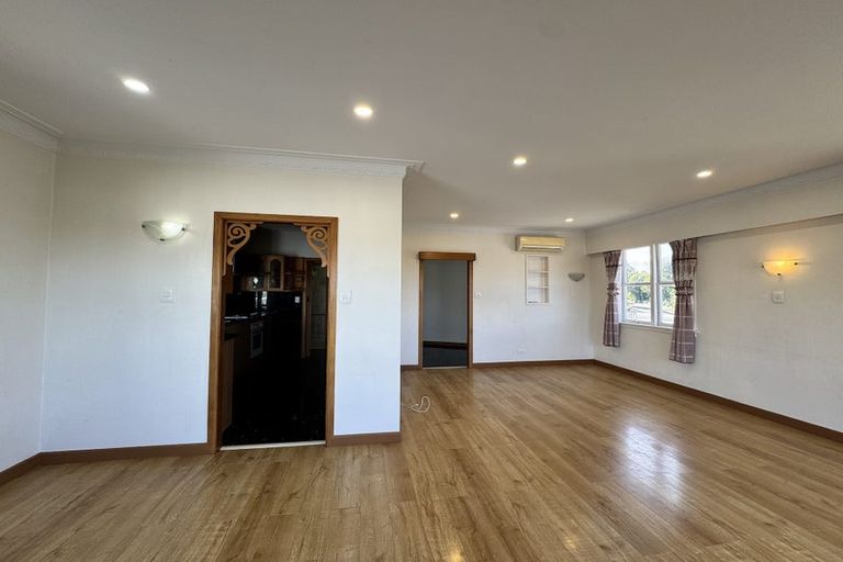 Photo of property in 71 Tirimoana Road, Te Atatu South, Auckland, 0602