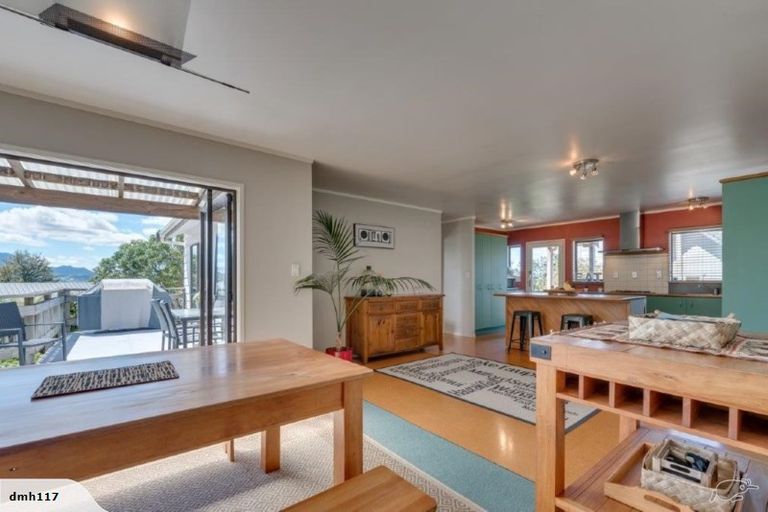 Photo of property in 117 Wakeman Road, Acacia Bay, Taupo, 3330