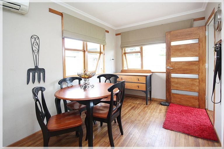 Photo of property in 2 Ngaire Street, Longburn, Palmerston North, 4412