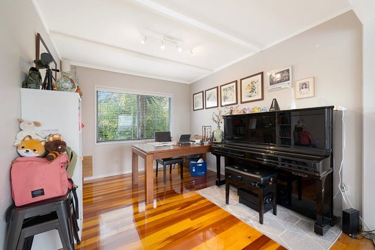 Photo of property in 229 Golf Road, Titirangi, Auckland, 0604