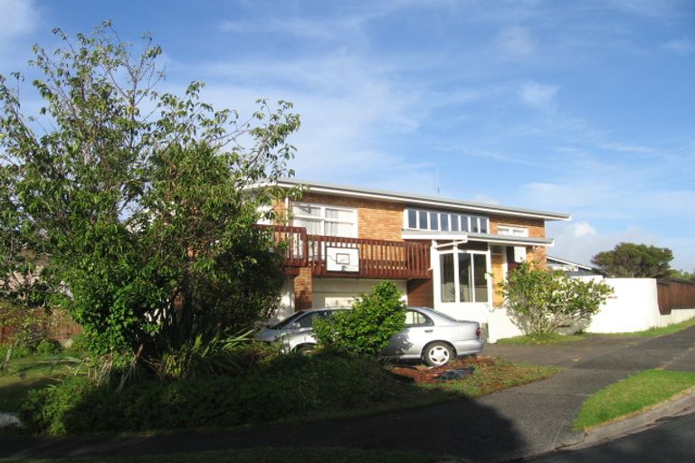 Photo of property in 14 Chatswood Grove, Chatswood, Auckland, 0626