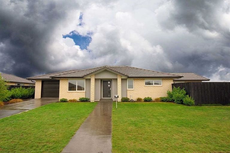 Photo of property in 19 Burford Way, Rolleston, 7615