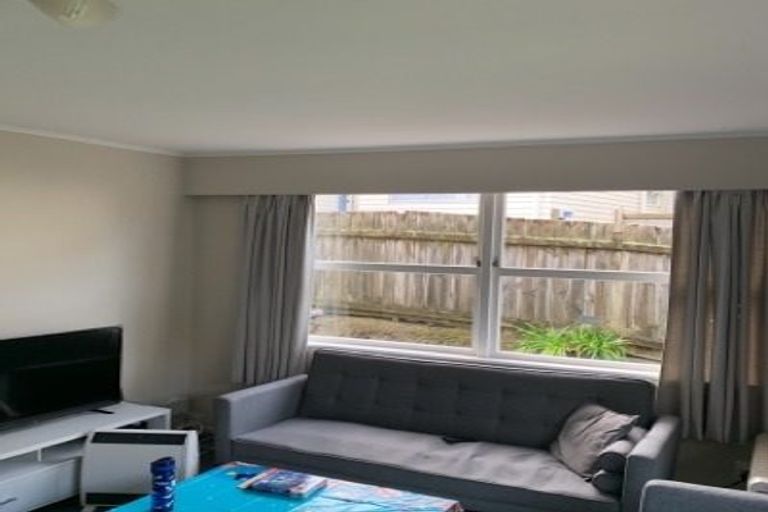 Photo of property in 7 Segedin Place, Glenfield, Auckland, 0629