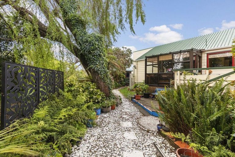 Photo of property in 20 Wai-iti Crescent, Woburn, Lower Hutt, 5010