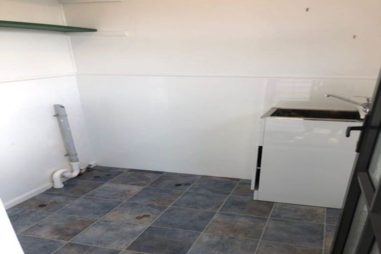 Photo of property in 37 Edgewater Drive, Pakuranga, Auckland, 2010