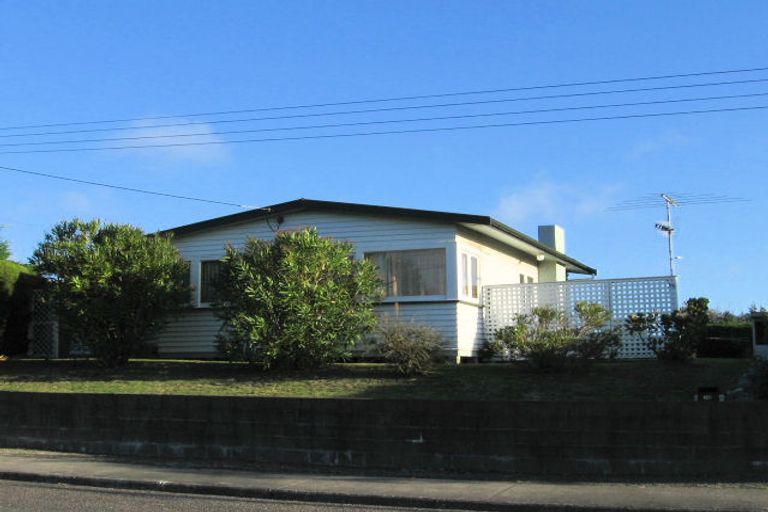 Photo of property in 36 Rauparaha Street, Waikanae Beach, Waikanae, 5036