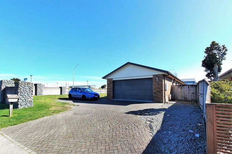 Photo of property in 1 Strathmore Drive, Rototuna, Hamilton, 3210