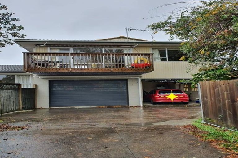 Photo of property in 2/25 Gill Avenue, Te Atatu Peninsula, Auckland, 0610