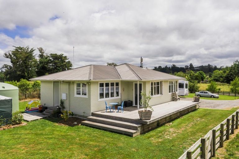 Photo of property in 11 Tiffen Lane, Waipawa, 4210