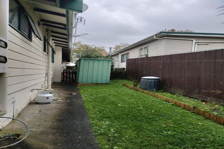 Photo of property in 3/15 Seabrook Avenue, New Lynn, Auckland, 0600