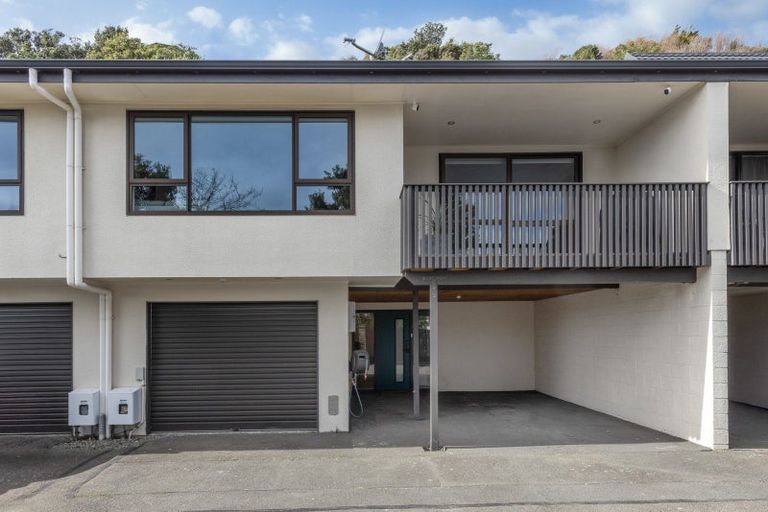 Photo of property in 2/24 Acheron Road, Paremata, Porirua, 5026