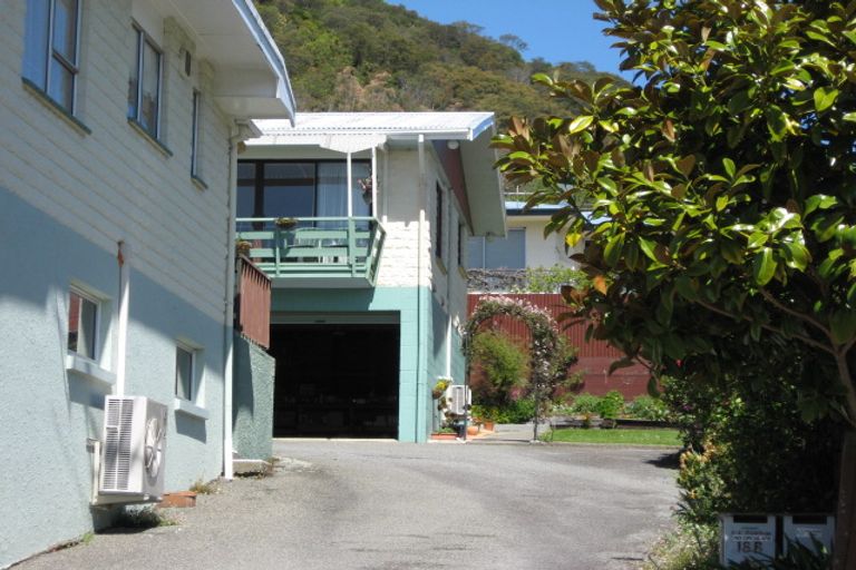 Photo of property in 18b Broadway, Picton, 7220
