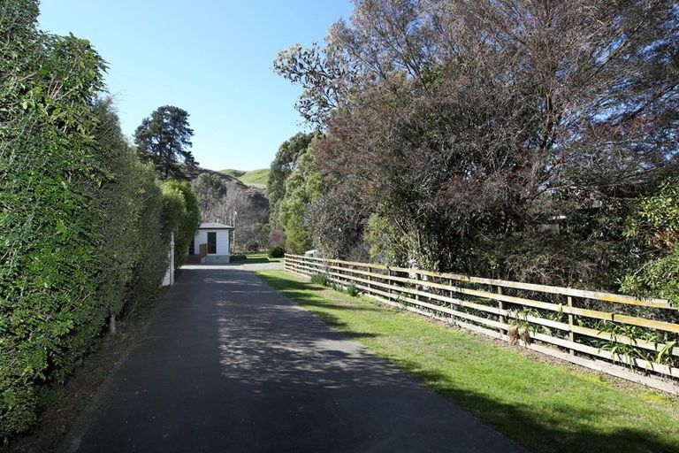 Photo of property in 688 Puketapu Road, Puketapu, Napier, 4183