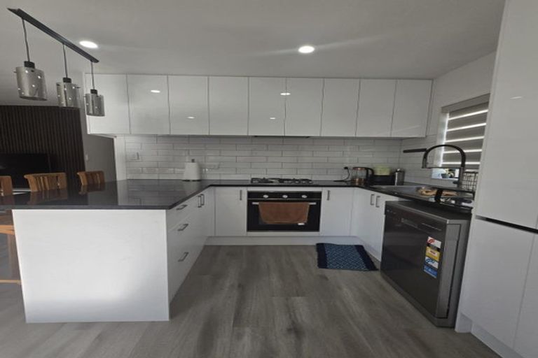 Photo of property in 45 Black Beech Crescent, Takanini, 2110