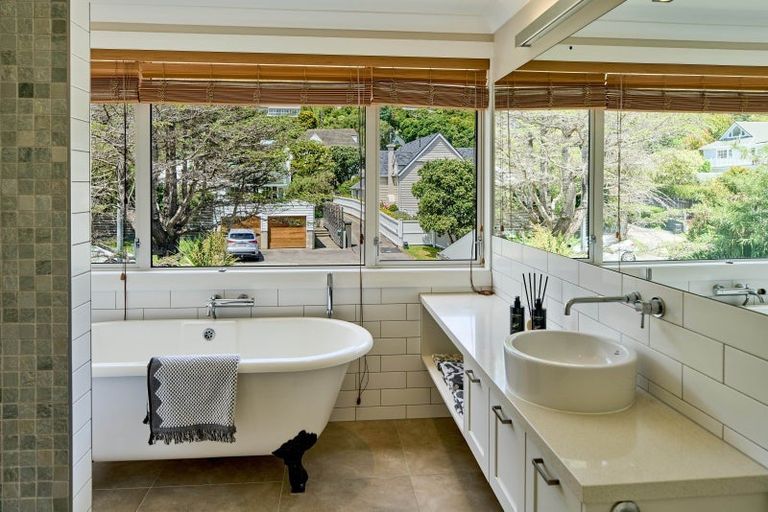 Photo of property in 5 Cheviot Road, Lowry Bay, Lower Hutt, 5013