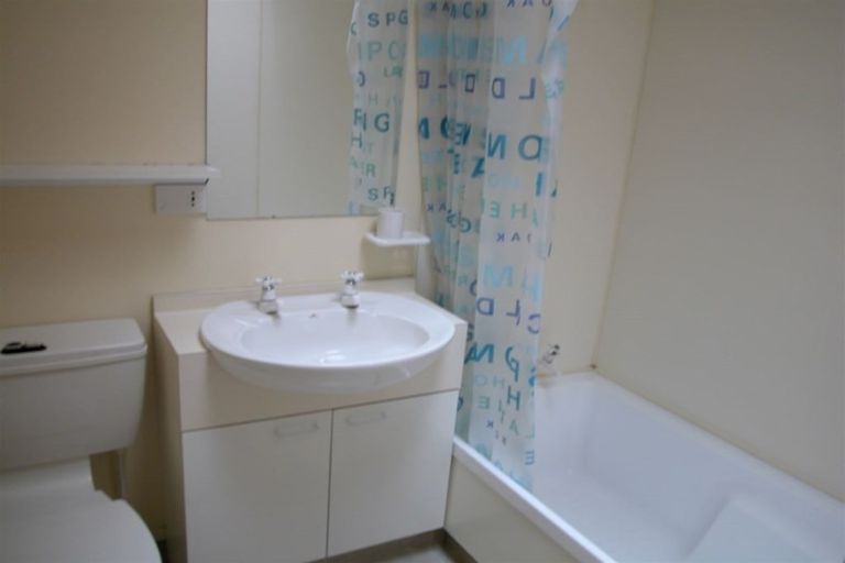 Photo of property in 2/4 Brockworth Place, Riccarton, Christchurch, 8011