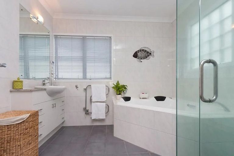 Photo of property in 12 Haseler Crescent, Howick, Auckland, 2014