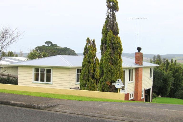 Photo of property in 31 Makiri Street, Helensville, 0800