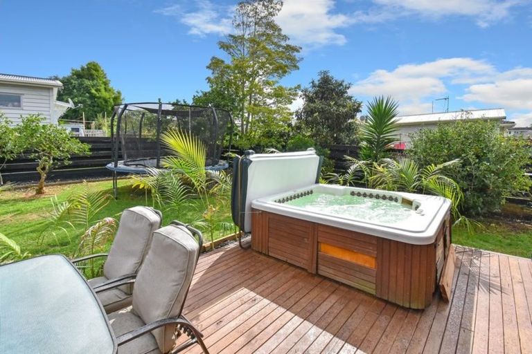Photo of property in 32 Gambare Place, Wattle Downs, Auckland, 2103