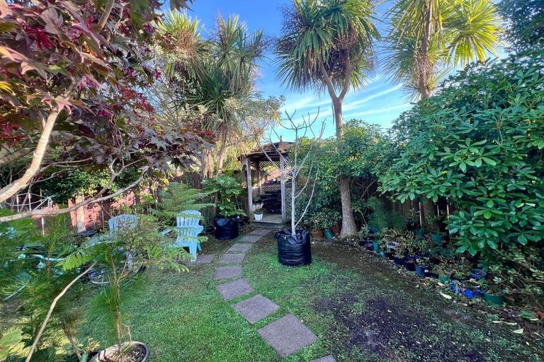 Photo of property in 179 Lakeside Drive, Orewa, 0931