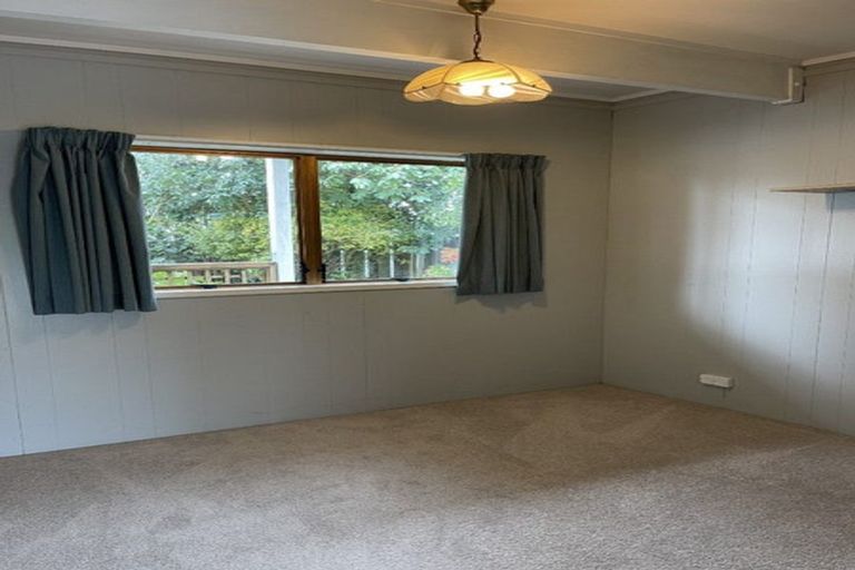 Photo of property in 36 Graham Avenue, Te Atatu Peninsula, Auckland, 0610