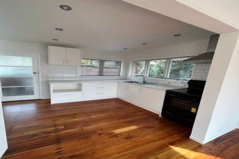 Photo of property in 2/180 Archers Road, Glenfield, Auckland, 0629