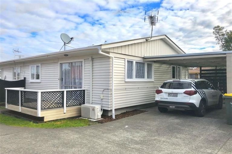 Photo of property in 2/17 West Hoe Road, Orewa, 0931