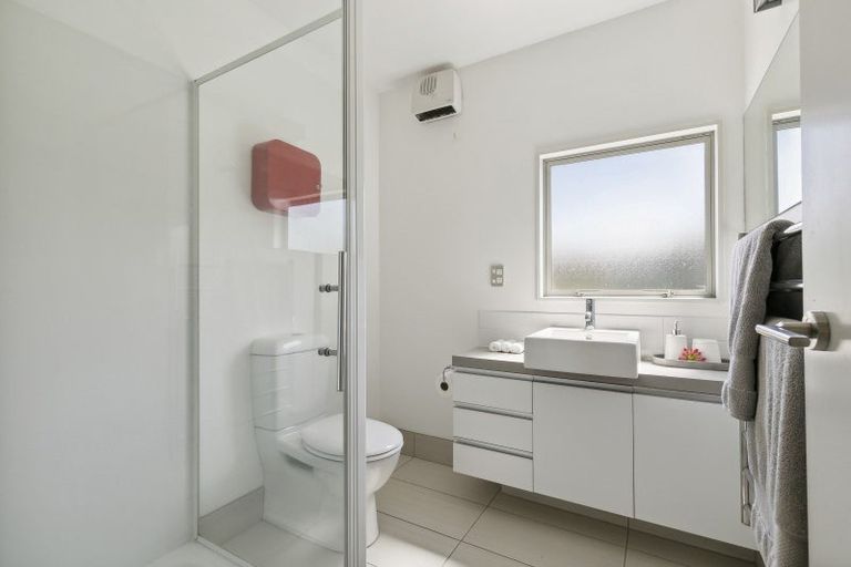 Photo of property in 44 Saddleback Grove, Karori, Wellington, 6012