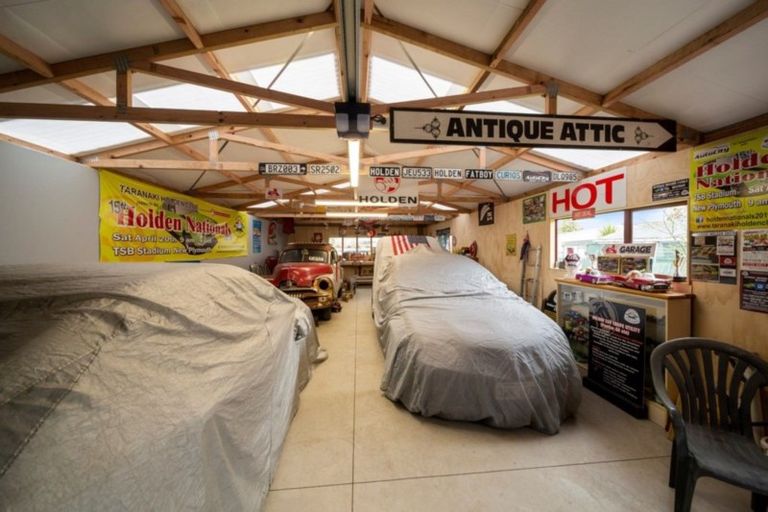 Photo of property in 80 Railway Street, Eltham, 4322