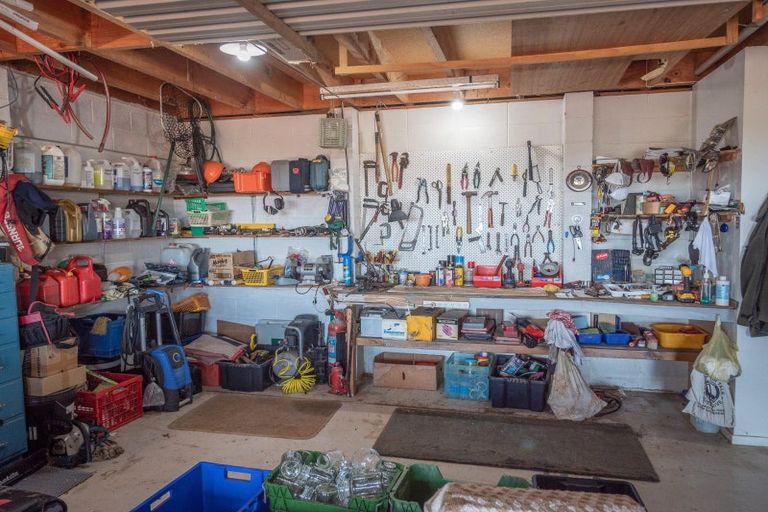 Photo of property in 21 Cable Bay Block Road, Cable Bay, 0420