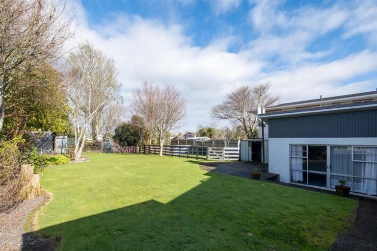 Photo of property in 17 Oberon Street, Stratford, 4332