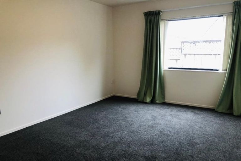 Photo of property in 28 Bronzewing Terrace, Unsworth Heights, Auckland, 0632