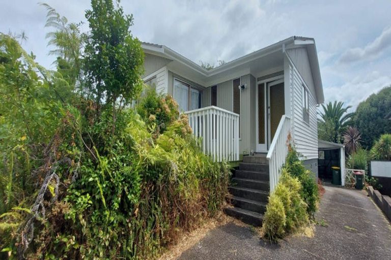 Photo of property in 8 Jenelin Road, Glendene, Auckland, 0602