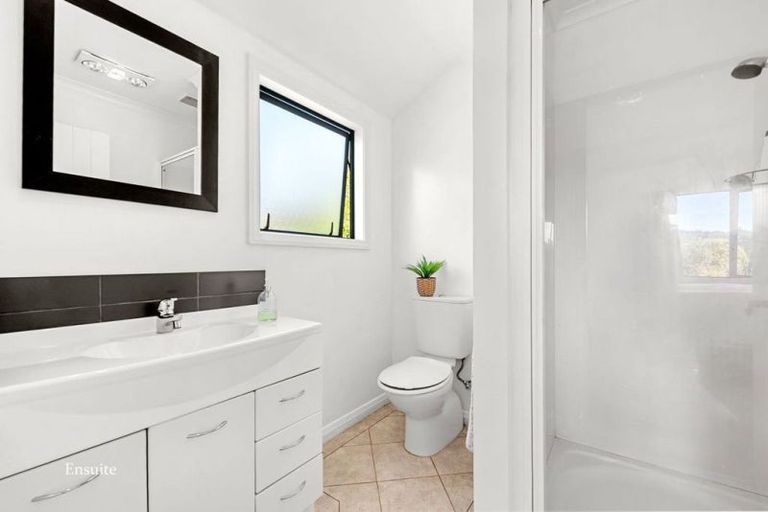 Photo of property in 31c Kakariki Way, Whitemans Valley, Upper Hutt, 5371