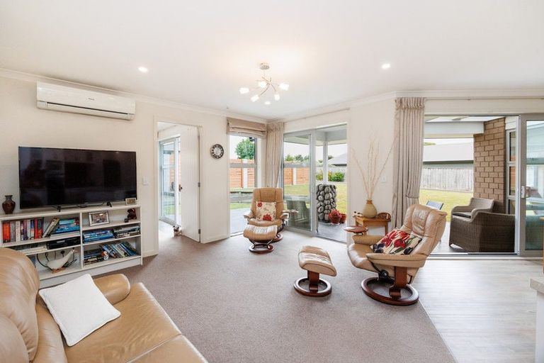 Photo of property in 8 Hanalin Drive, Marton, 4710