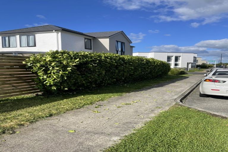 Photo of property in 18 Hopuni Way, Takanini, 2112