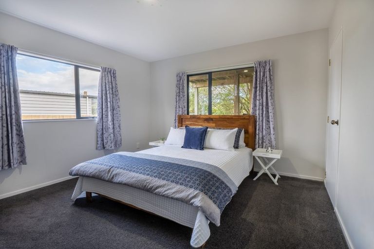 Photo of property in 3a Kiwi Crescent, Tawa, Wellington, 5028