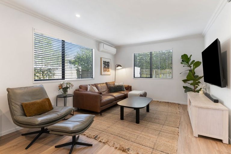 Photo of property in 2/34 Selwyn Crescent, Forrest Hill, Auckland, 0620