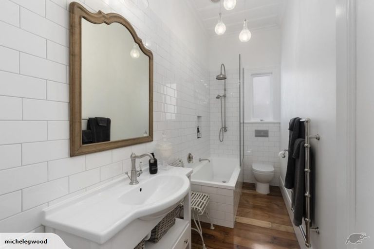 Photo of property in 1/86 Birkenhead Avenue, Birkenhead, Auckland, 0626