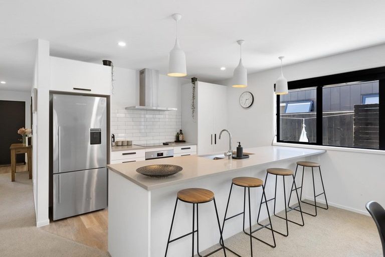 Photo of property in 17 Bale Road, Jacks Point, 9371