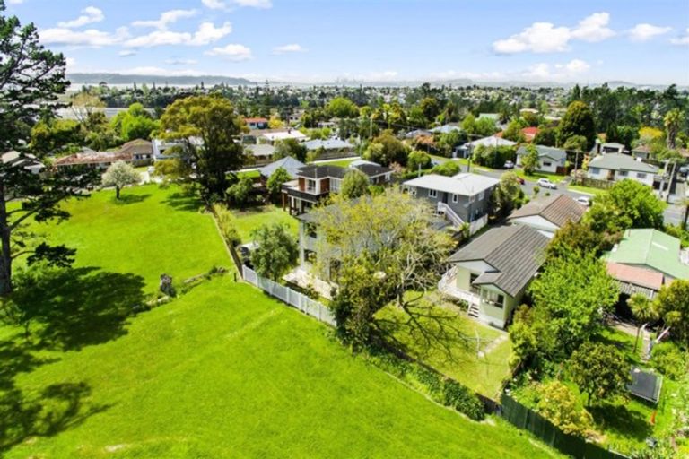 Photo of property in 2/322 Royal Road, Massey, Auckland, 0614