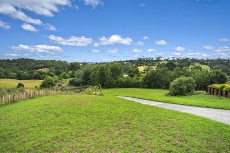 Photo of property in 55 Hartway Grove, Coatesville, 0792