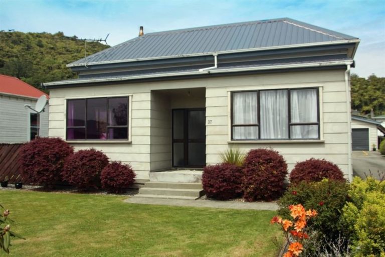 Photo of property in 37 Shakespeare Street, Greymouth, 7805