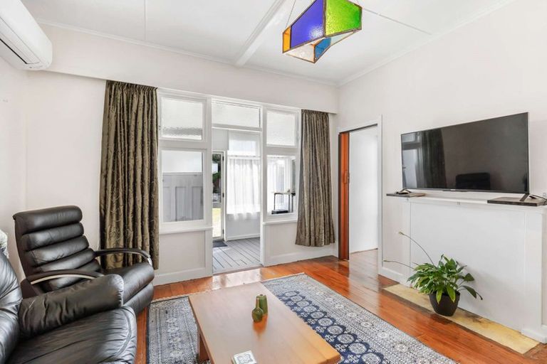 Photo of property in 113 Cornfoot Street, Castlecliff, Whanganui, 4501