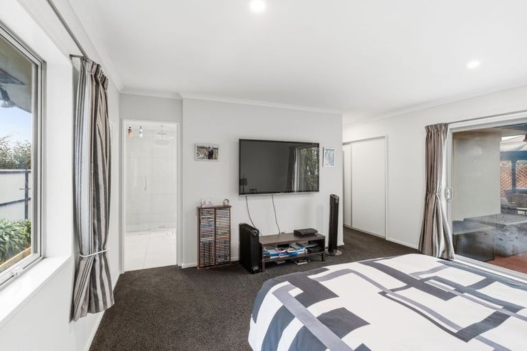 Photo of property in 345 Estuary Road, South New Brighton, Christchurch, 8062