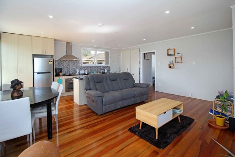 Photo of property in 19 Margate Road, Blockhouse Bay, Auckland, 0600