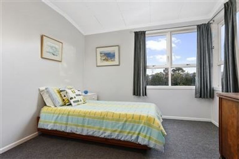 Photo of property in 49 View Road, Henderson, Auckland, 0612